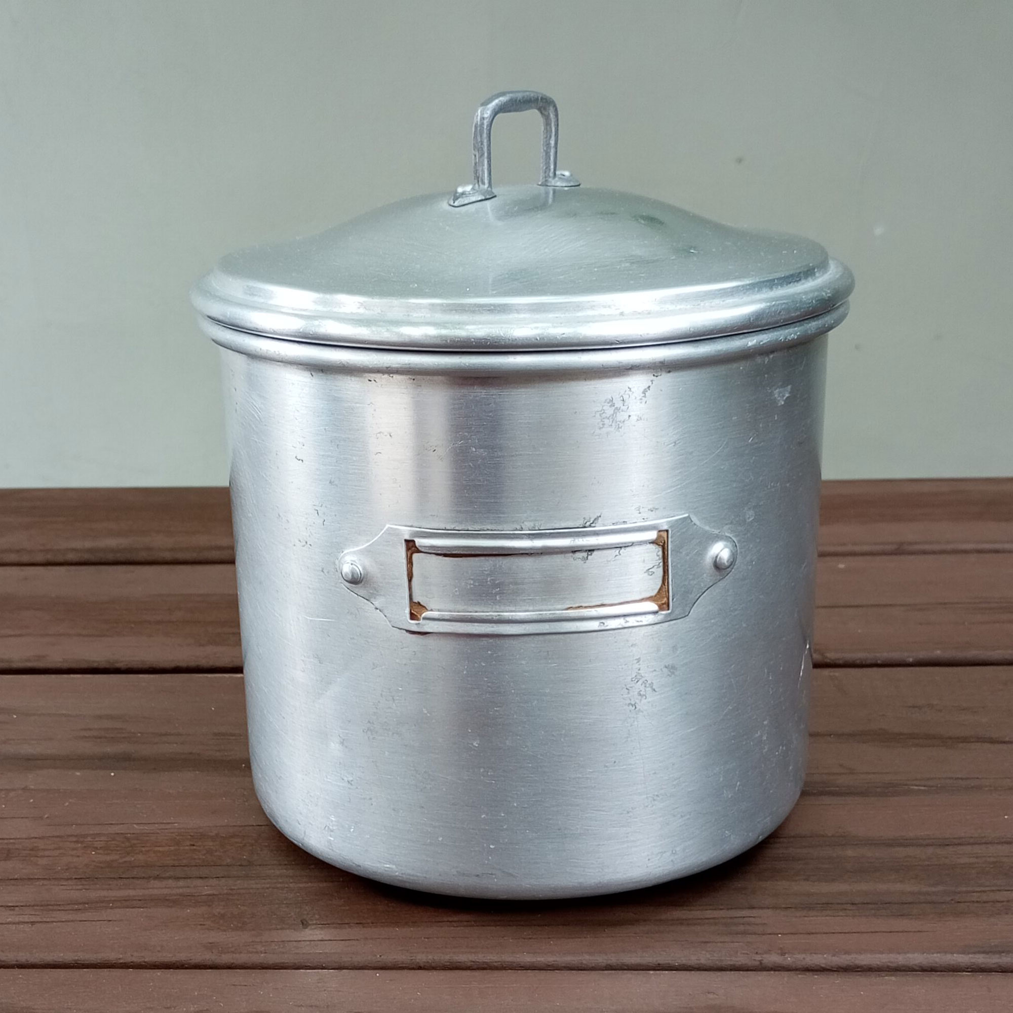 Antigo pote de mantimentos em alumínio - 18 cm